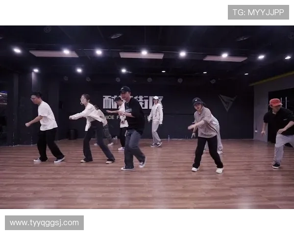 赛后复盘：西安街舞队与南京街舞队的速度较量与精彩瞬间分析